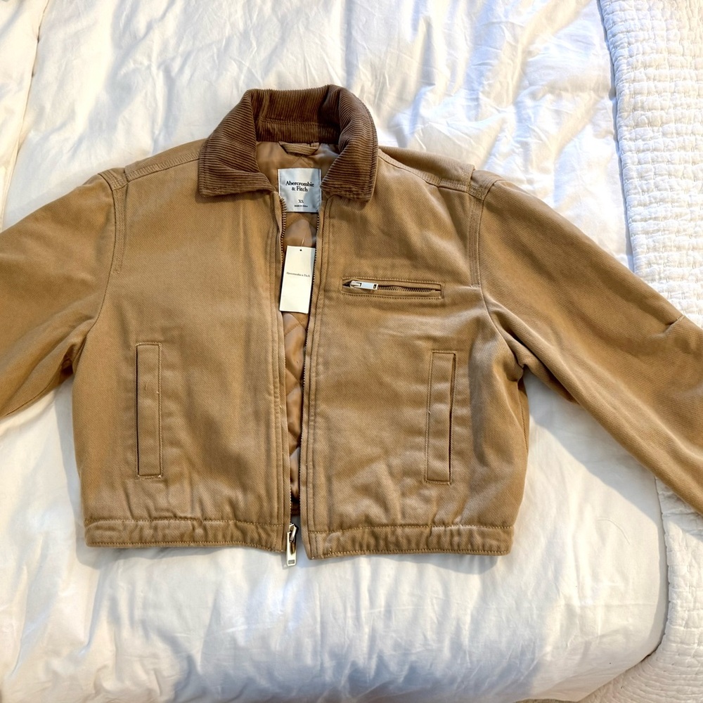 WT - Cropped Barn Jacket. Abercrombie & Fitch Corduroy Collar Barn Jacket